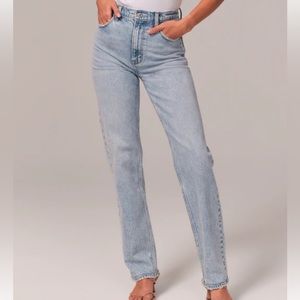 NWOT-Abercrombie and Fitch-Ultra High Rise 90s Straight Jean-
